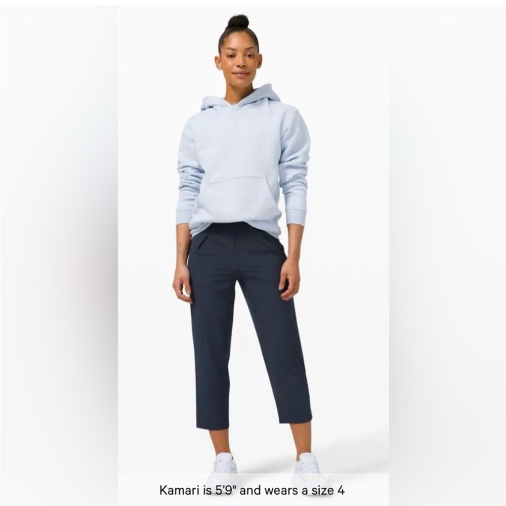 Lululemon NWT Ease Back In Crop Lightweight Pants Pockets Blue Size 6